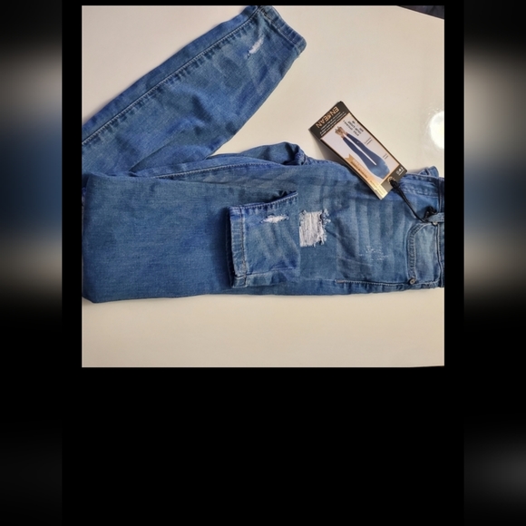 Junior Sculpting Stretch High-Rise Destructed Jeans - Picture 10 of 16